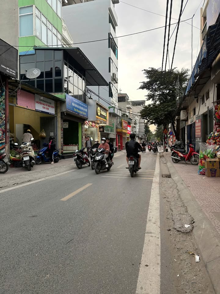 Nhà phố Đức Thượng 40m² giá 4.5 tỷ - Bán gấp chính chủ!