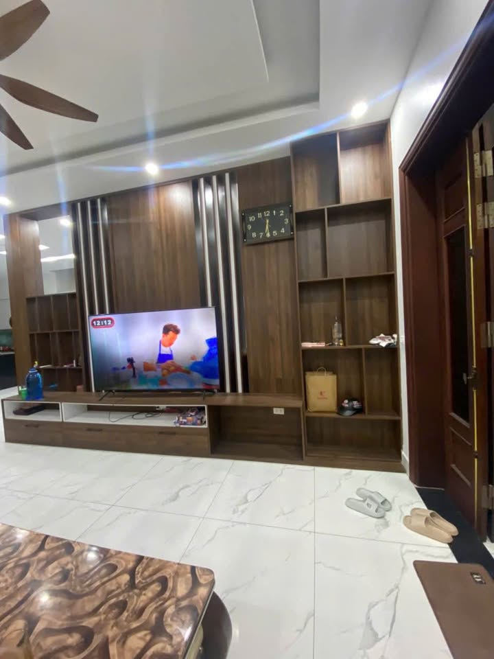 Nhà 2 tầng đẹp tại phường Trường Thi, TP Vinh 162m² giá 16 tỷ - Vị trí trung tâm thuận lợi!