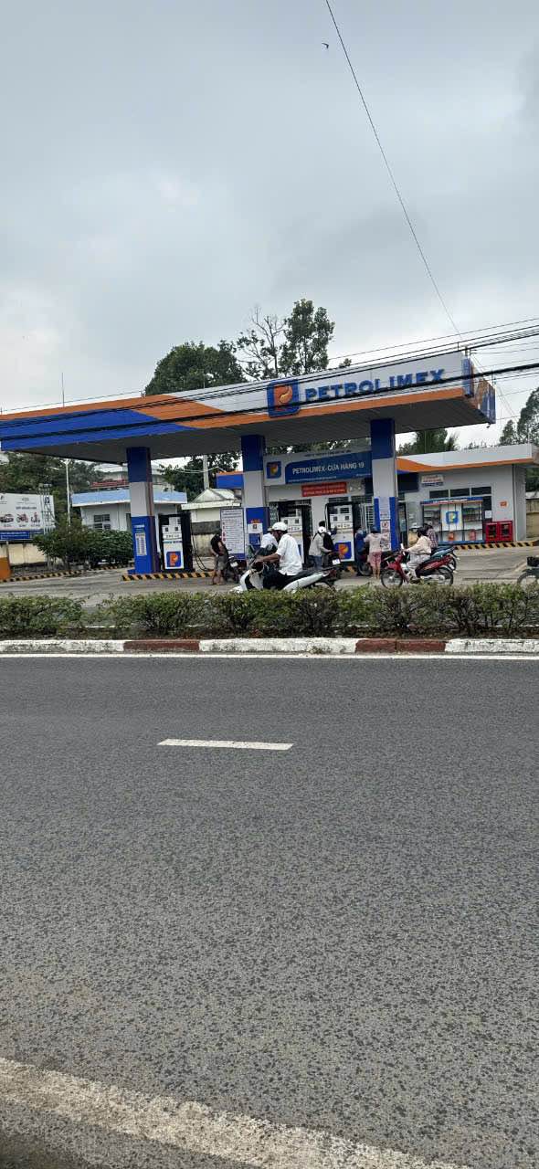 Nhà cấp 4 và kho mặt tiền đường Nguyễn Chí Thanh - 332m² - Giá 6.3 tỷ thương lượng