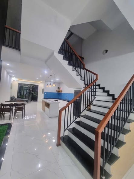 Nhà phố 3 tầng đường 29-3, Đà Nẵng 100m² giá 8 tỷ - Thiết kế hiện đại, không ngập mùa mưa!