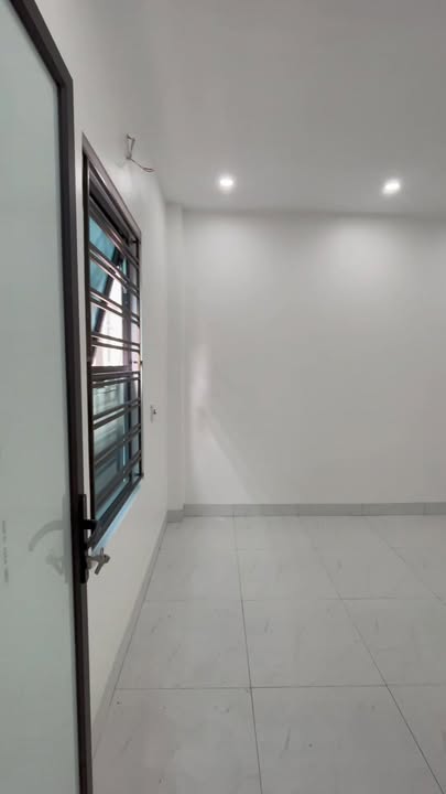 Nhà lô góc 42m² tại Trần Lãm, Thái Bình giá 2 tỷ - Sân để xe thoải mái!