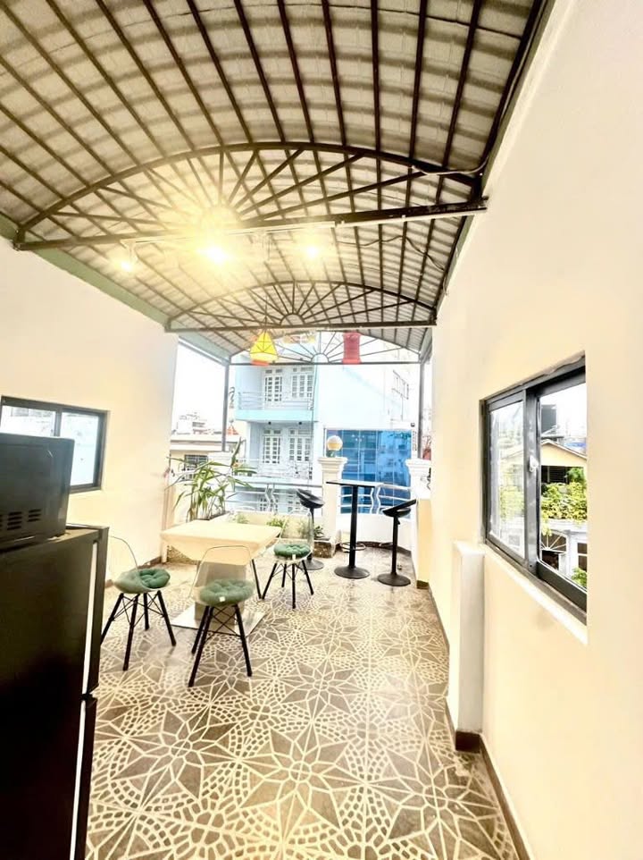 Căn hộ Penhouse Quận 10 1PN giá thỏa thuận - Nội thất đầy đủ, ra vào tự do!