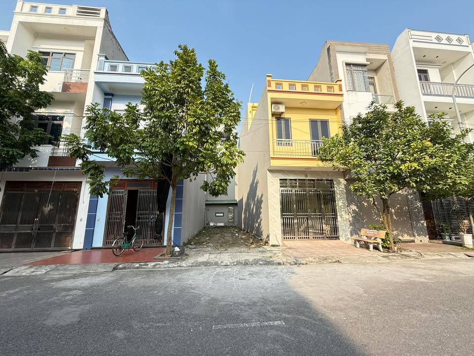 Đất nền Phú Xuân Thái Bình 63m² giá 2,5 tỷ - Gần trường học, view công viên thoáng mát!