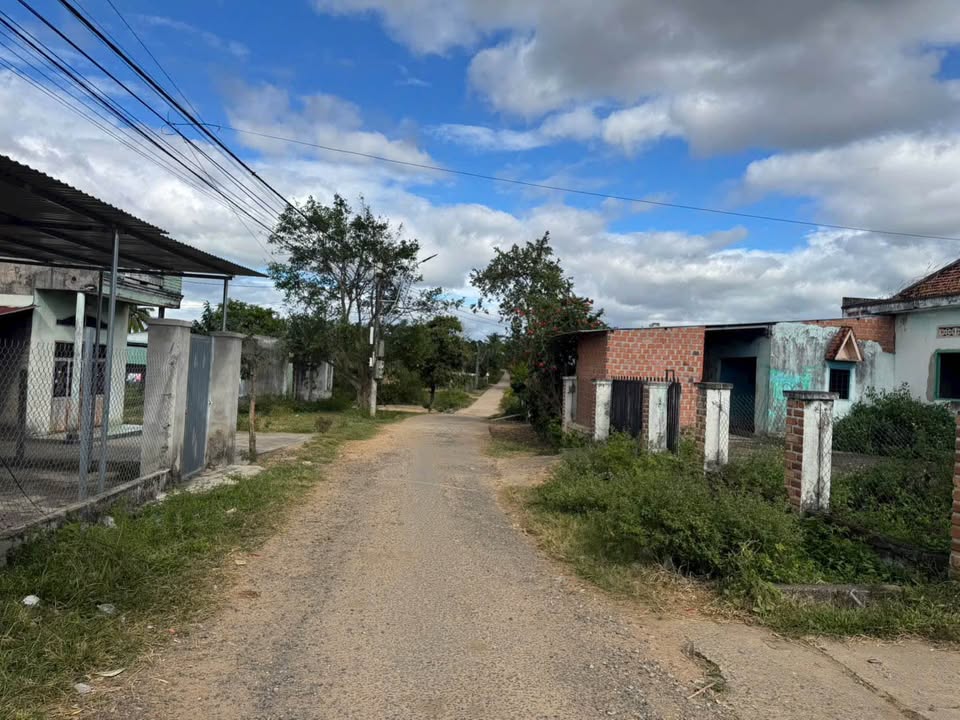 Đất 2 mặt tiền đường nhựa Thôn 8 Đoàn Kết, TP Kon Tum 161.5m² - Cơ hội đầu tư tuyệt vời!