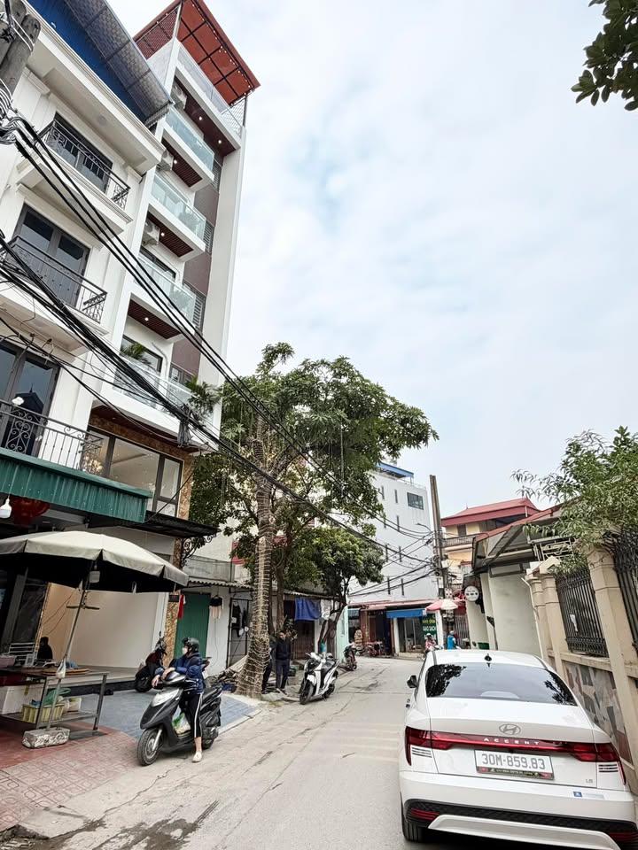 Nhà mới Thạch Bàn 60m² giá 17 tỷ - Ô tô vào tận nhà, đầy đủ nội thất!