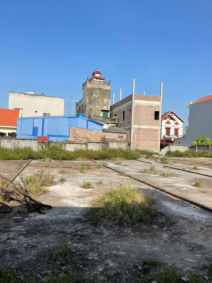 Đất nền tại Hưng Yên 90m² giá 1 tỷ - Khu vực giao thông thuận tiện!