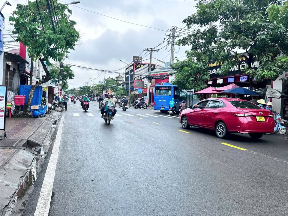 Nhà cấp 4 mặt tiền Hiệp Bình, Thủ Đức 100m² - Kinh doanh thuận lợi!