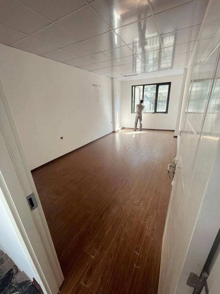 Bán nhà phố Đại Cồ Việt, quận Hai Bà Trưng, 28m² giá 12.8 tỷ - Kinh doanh sầm uất, ô tô đỗ cửa!