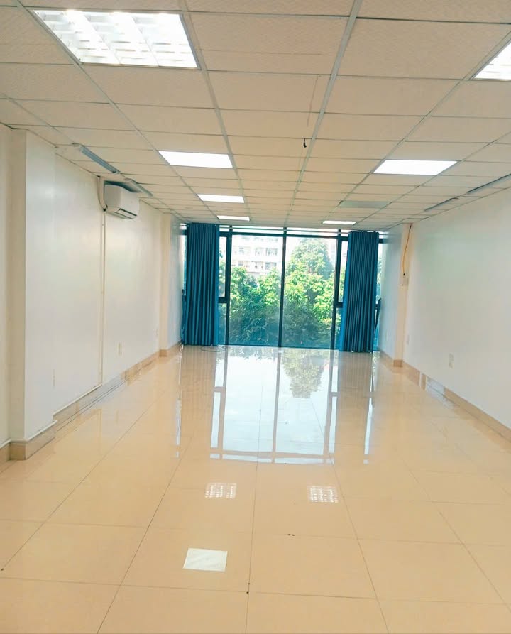 Mặt bằng cho thuê 82m² đường Lê Đức Thọ, Nam Từ Liêm chỉ 9,9 triệu - Không gian thoáng đãng!