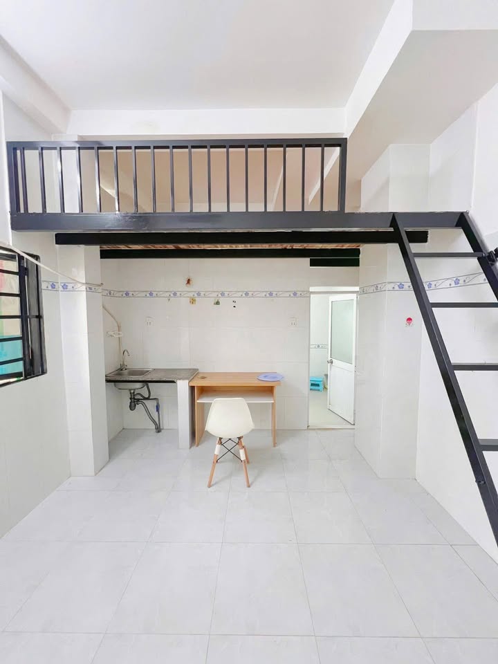 Phòng cho thuê Lạc Long Quân 50m² - Full nội thất, không giới hạn người ở!