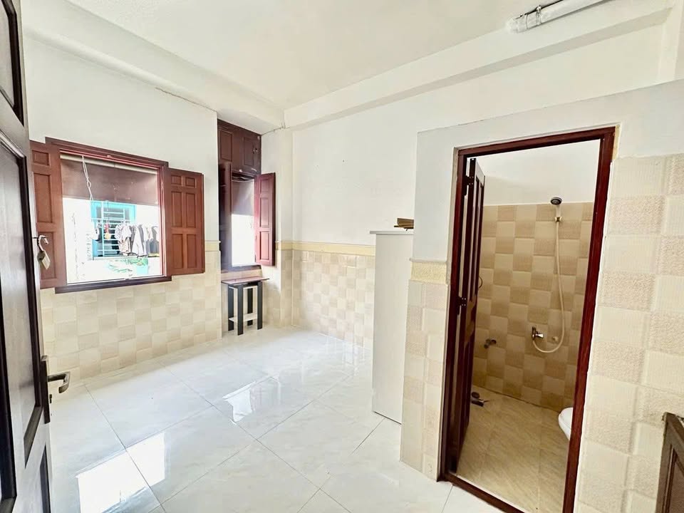 Phòng trọ 102 Trần Quý, Quận 11 giá 3.79 triệu - Nhà mới, sạch sẽ, tiện nghi!
