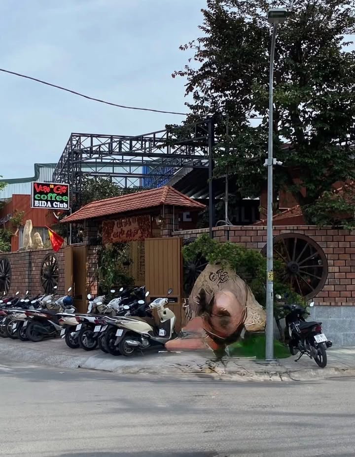 Lô góc 2 mặt tiền Xuân Thới Thượng 368m² giá chỉ 16.5 tỷ - Cơ hội đầu tư hiếm có!