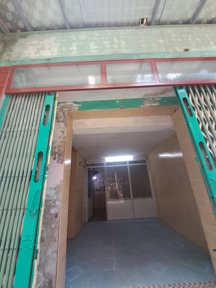 Nhà cho thuê mặt ngõ đường Văn Cao, 25m² giá 2.2 triệu - Phù hợp cho sinh viên!