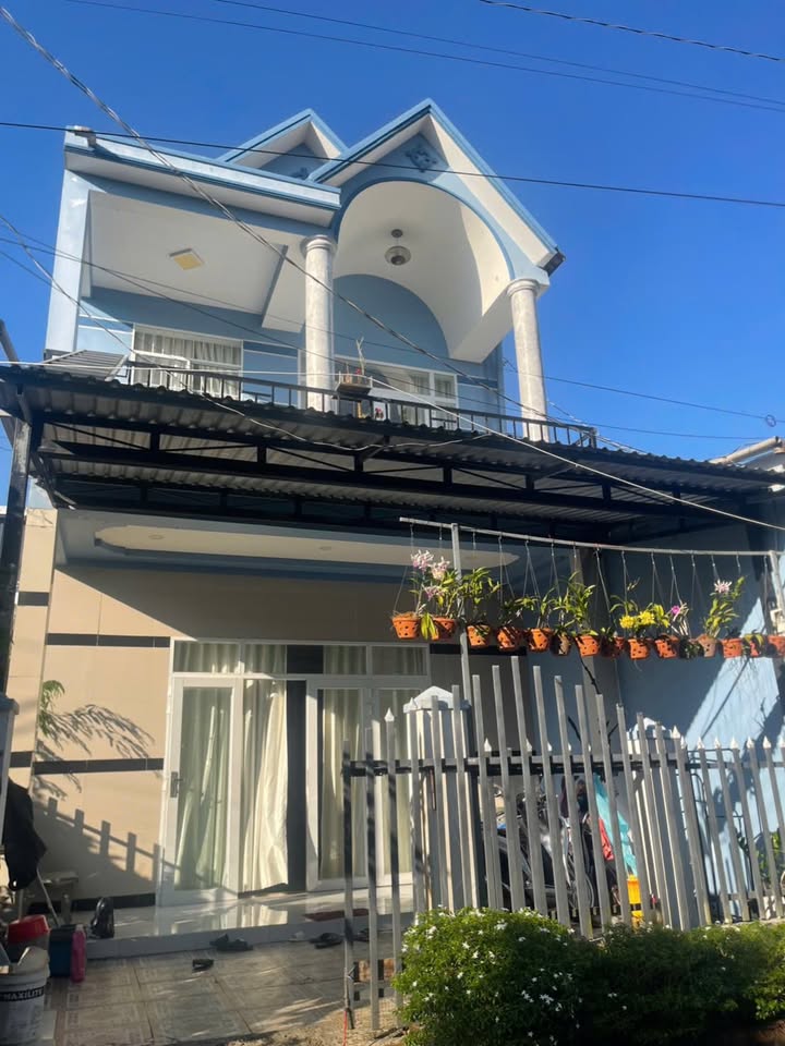 Nhà lầu mới xây tại Dương Đông, Phú Quốc 130m² giá chỉ 3.xx tỷ - Tiềm năng đầu tư lớn!