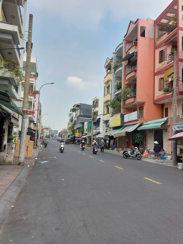 Nhà riêng 2 tầng Trần Khắc Chân, Quận 1 - 25m² giá chỉ 3.5 tỷ!