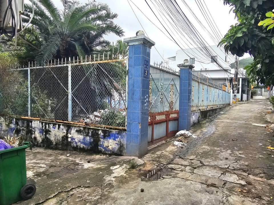 Bán đất hẻm ô tô đường Nguyễn Chích Nha Trang 90m² - Giá chỉ 2.62 tỷ!