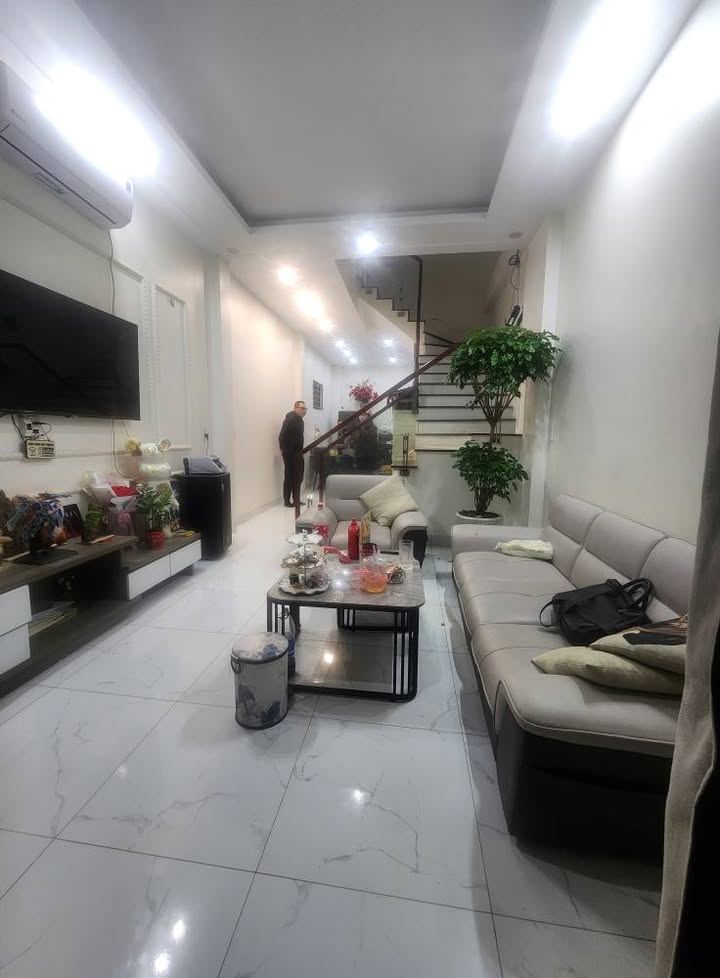 Nhà 3 tầng khu Điện Biên, Nam Định 50m² giá 2.08 tỷ - Thiết kế hiện đại, sẵn sàng ở ngay!