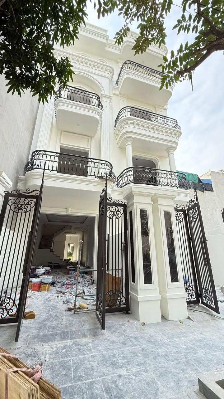 Bán gấp Townhouse 4 tầng tại Khu Đô Thị THỐNG NHẤT 78m² giá 5.999 tỷ - Có thang máy, sân cổng