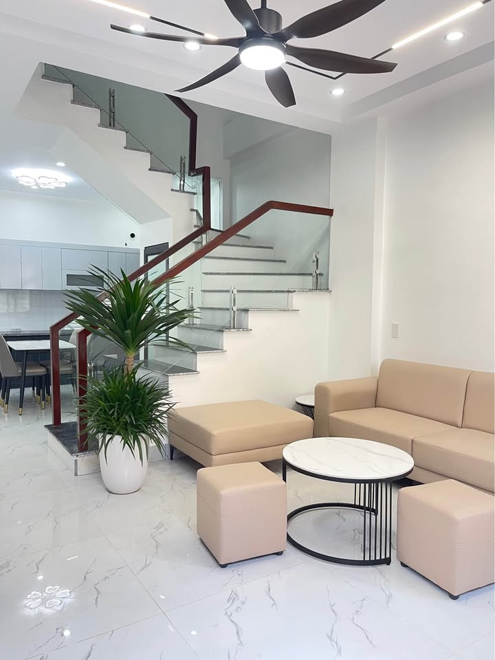 Nhà Căn Góc Trần Lãm 40.5m² giá 2 tỷ - Sẵn sàng vào ở ngay!