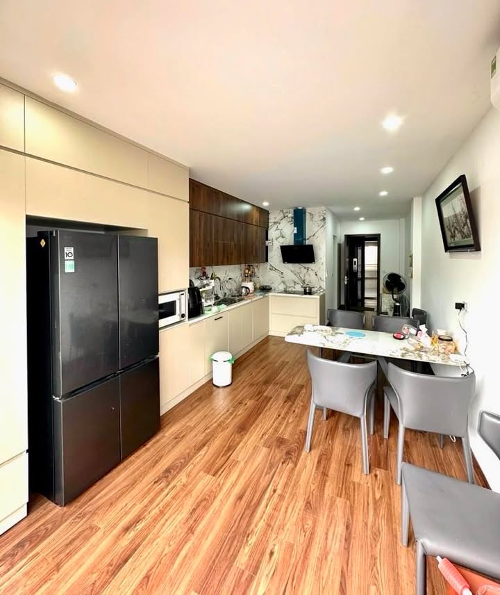 Nhà phố Kẻ Vẽ Bắc Từ Liêm 45m² giá 9 tỷ - Giao dịch ngay, có thang máy!