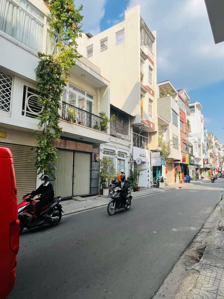 Mặt tiền Quận 1, Tân Định 36.9m² giá 16.2 tỷ - Kinh doanh đa ngành nghề