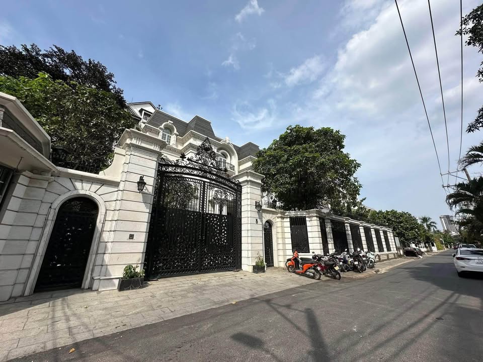 Villa sang trọng tại Thảo Điền, Quận 2 - Diện tích 1033m², giá 570 tỷ - Cơ hội sở hữu đẳng cấp!