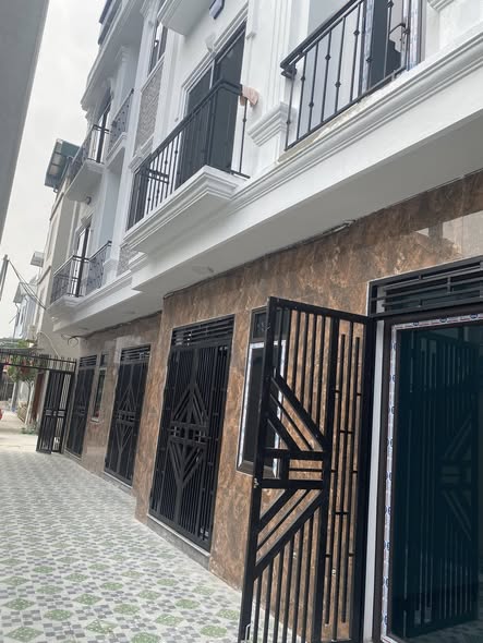 Nhà 3 tầng mới xây tại Sơn Đồng, Hoài Đức 42m² giá 4 tỷ - Sẵn sàng vào ở ngay!