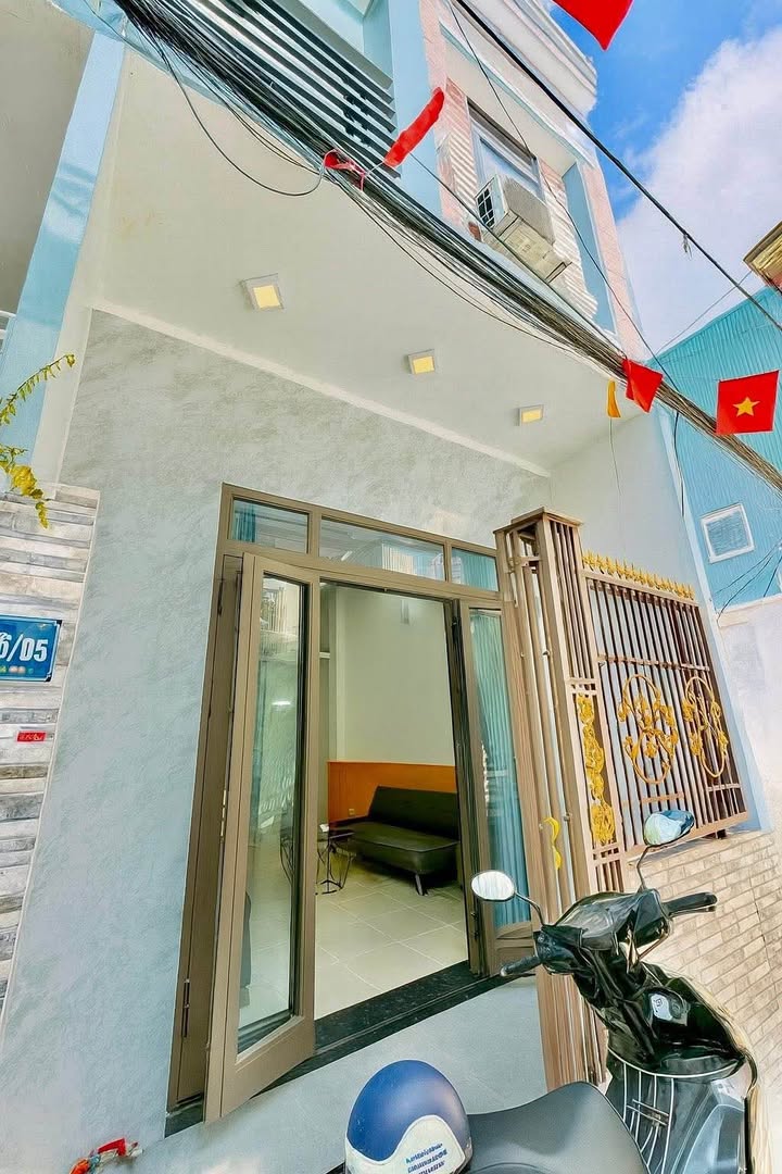 Nhà 2,5 tầng Hùng Vương, 47m² giá 4.38 tỷ - Bãi đỗ ô tô 24/7