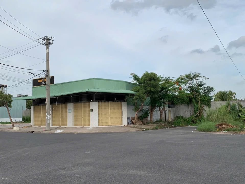 Cho thuê mặt bằng kinh doanh đường Nguyễn Văn Linh, Long Xuyên 300m² chỉ 24 triệu/tháng - Cơ hội đầu tư hấp dẫn!