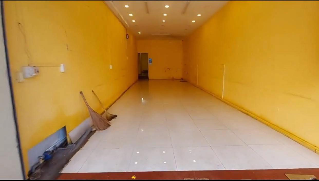 Mặt bằng cho thuê Trần Hưng Đạo - 18 triệu/tháng, vị trí đắc địa gần đèn 4 ngọn!