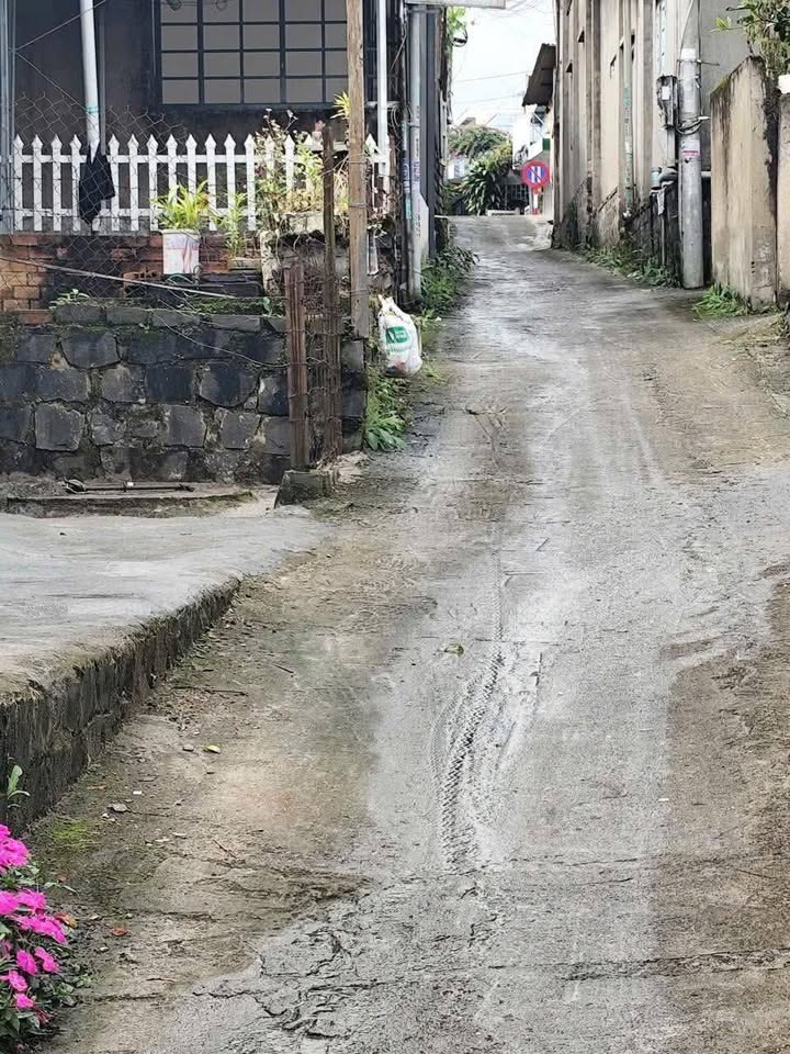 Nhà hẻm Phan Đăng Lưu, Bảo Lộc 130.9m² giá 1.7 tỷ - Nở hậu, thổ cư hoàn chỉnh!