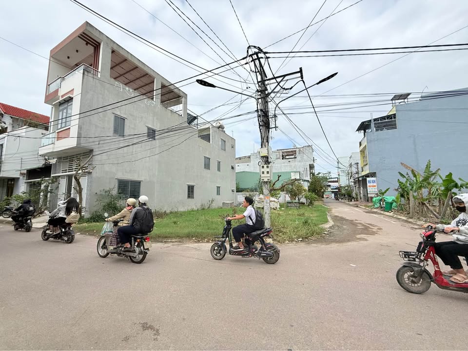 Đất góc thôn Trung Tín 1 - TT Tuy Phước 92m² giá 1.6xx tỷ - Đầy đủ tiện ích!