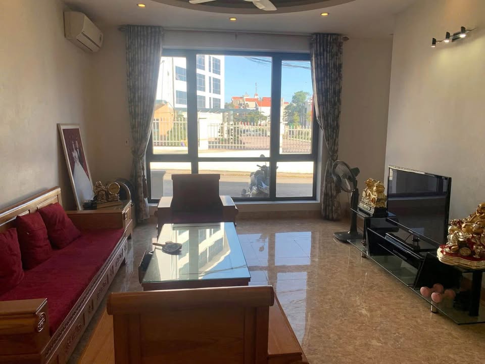 Nhà 2,5 Tầng Kinh Doanh Phường Cẩm Phú, Cẩm Phả 90m² giá 2.6 tỷ - Cơ hội đầu tư hấp dẫn!