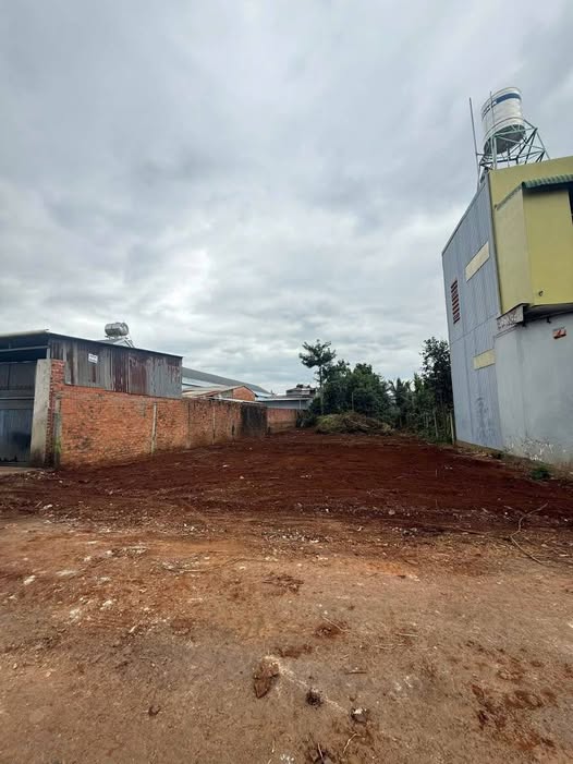 Đất liền kề đường D2, Tân An, Buôn Ma Thuột 165m² - Giá chỉ 1.25 tỷ!