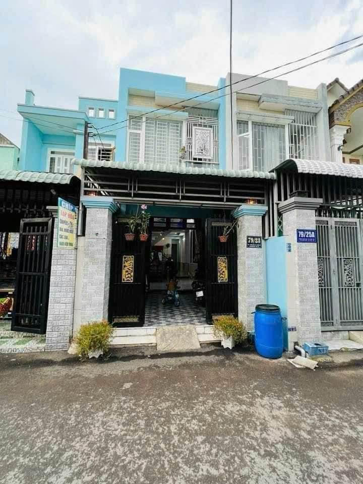 Bán Nhà Dĩ An 80m² giá 3.XXX tỷ - Kinh doanh nhỏ lẻ thuận lợi!