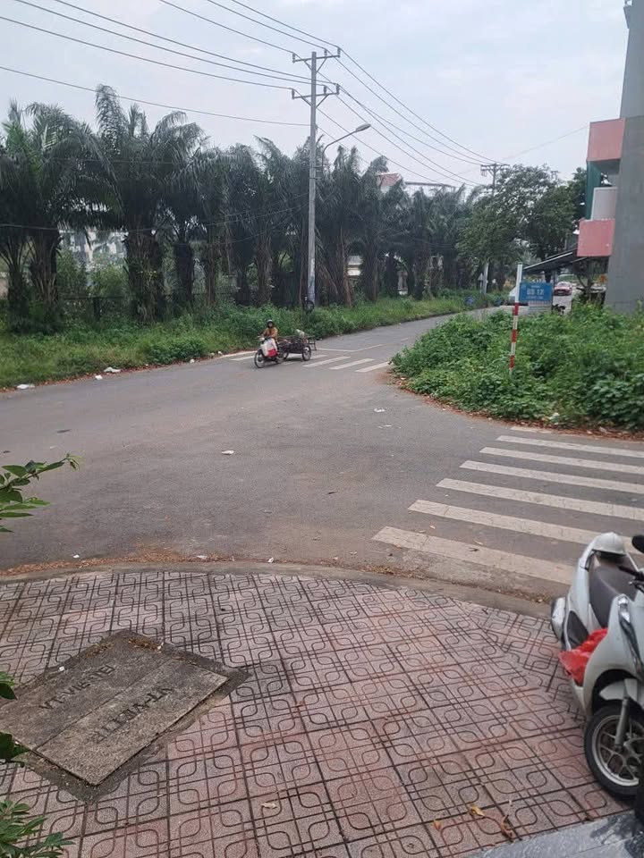 Nhà góc 2 mặt tiền Đường GS3, Dĩ An 117m² giá 19.5 tỷ - Đầu tư sinh lời ngay!