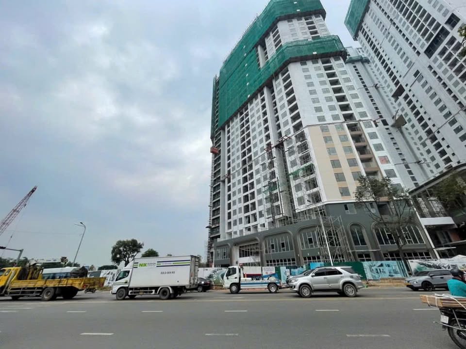 Shophouse Vincom Dĩ An 100m² giá 6.3 tỷ - Mặt tiền kinh doanh đắc địa!