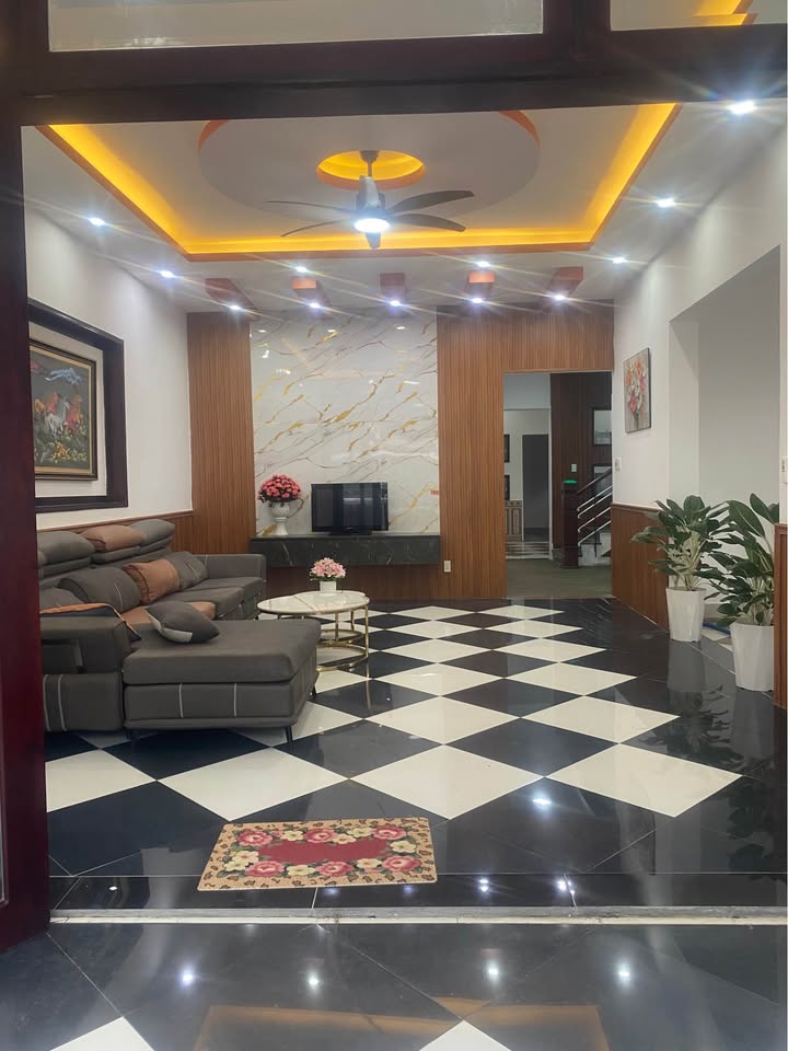 Nhà biệt thự Hòa Phước 210m² giá 3 tỷ - Đường 5m, sẵn sàng vào ở!