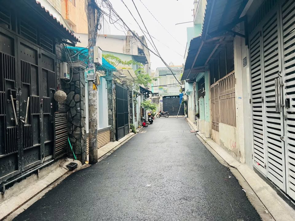 Nhà riêng Tân Sơn Nhì, 50m² giá 4.75 tỷ - Gần Nhà Ga T3!