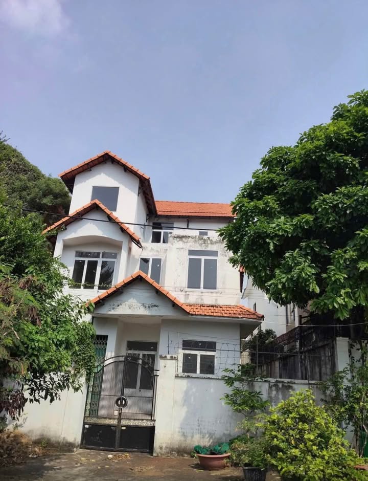 Biệt thự khu Phương Nam, Thắng Tam, Vũng Tàu 208m² - Gần bãi biển chỉ 10 phút đi bộ!