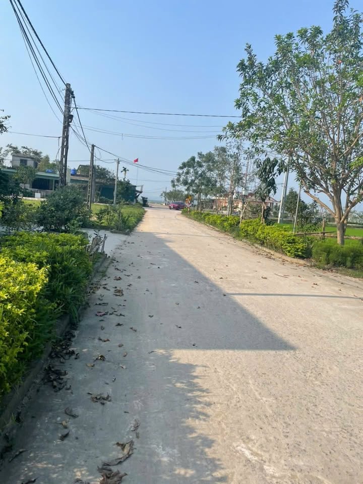 Đất Thạch Lạc 152m² giá 1 tỷ - Đường xá thông thoáng, phong thủy tốt!