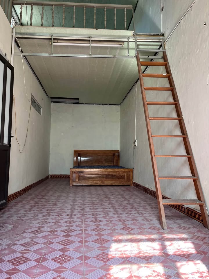 Nhà riêng cho thuê tại Hạ Lý 2 tầng - Giá chỉ 2.3 triệu/tháng