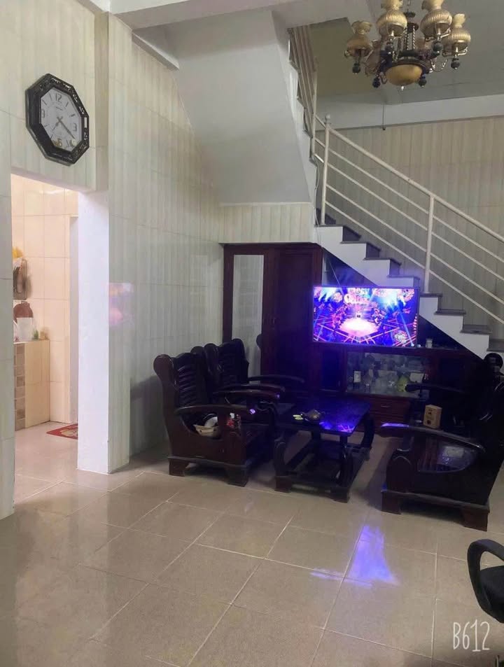 Nhà nguyên căn 2 tầng Ngự Bình An Cựu 4 triệu - Sẵn sàng cho thuê ngay!