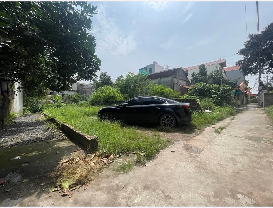 Đất lô góc Chúc Sơn, 96m² giá 4 tỷ - Cơ hội đầu tư hấp dẫn!