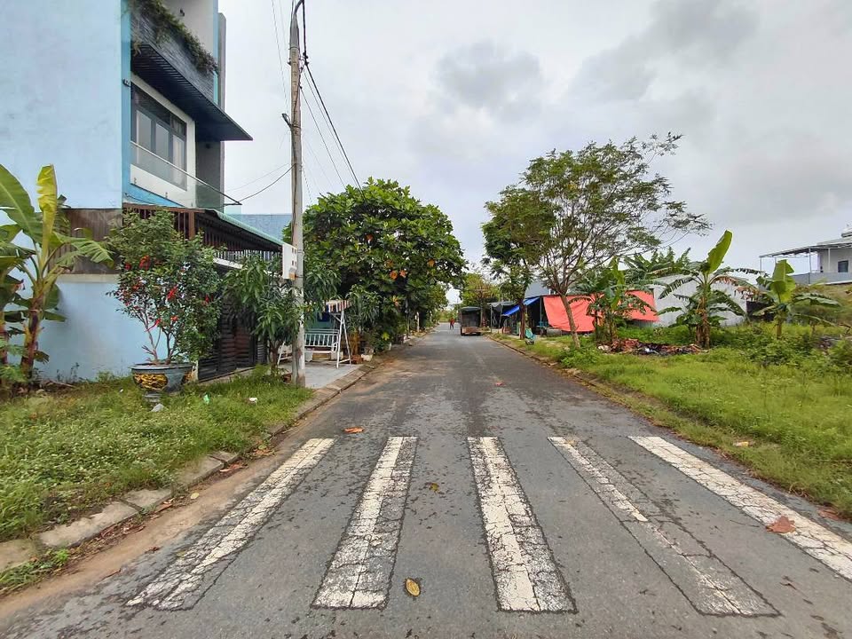 Đất nền Bờ Đằm 6, Hòa Xuân, Đà Nẵng 100m² giá 3.3 tỷ - Cơ hội đầu tư hấp dẫn!