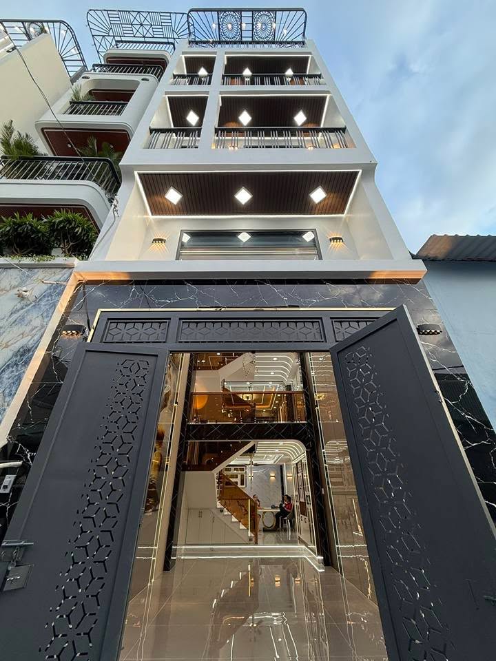 Nhà phố Thạnh Lộc 27, Dĩ An 60m² giá 6.95 tỷ - Thiết kế sang trọng, ô tô vào tận cửa!