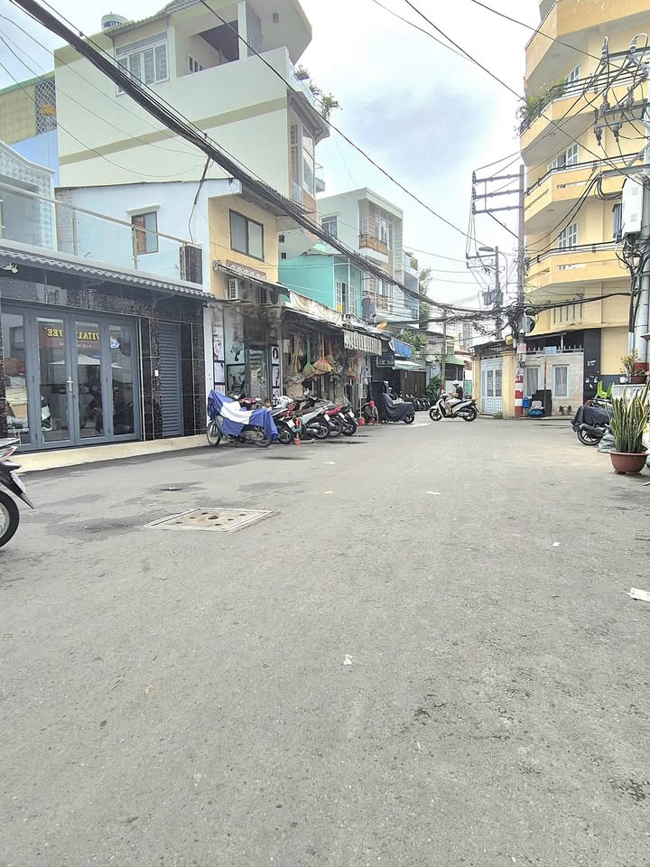 Nhà bán đường Âu Cơ, phường 10, quận Tân Bình, giá 3.3 tỷ - Hẻm nhựa 10m, xe hơi quay đầu!