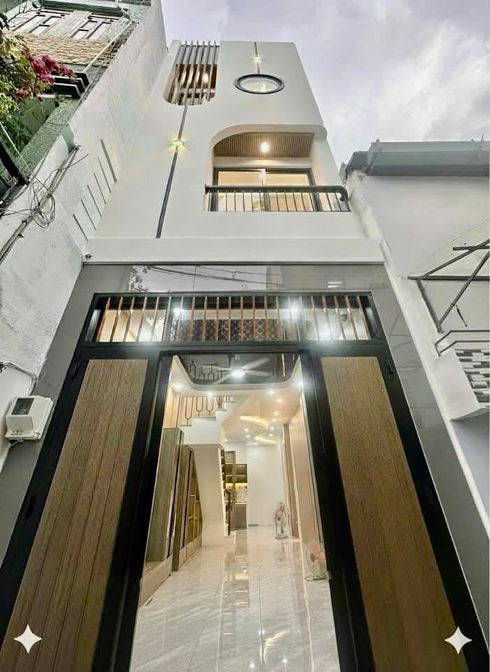 Nhà mới xây 4 tầng đường Âu Dương Lân, quận 8 - Thiết kế hiện đại sang trọng!