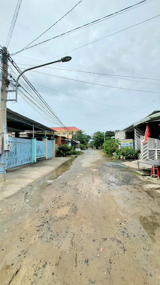 Nhà phố 1 trệt 1 lầu 156.6m² giá 3.35 tỷ - Hướng Tây, ngay gần trường học!