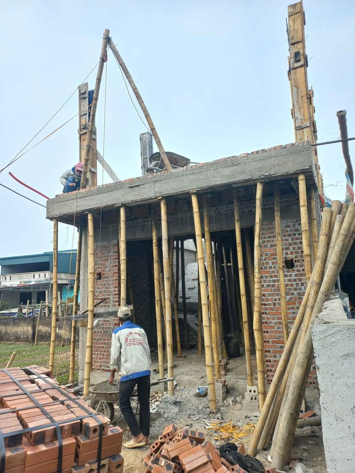 Nhà 2 tầng tại Quảng Thành 72m² giá 1 tỷ - Sẵn sàng vào ở!